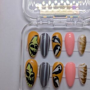 Artistic Press-On Nail Set